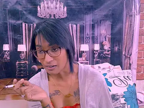 IndianRebel4u2Luv webcam