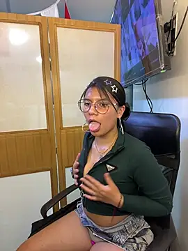 Chantal_Evans7_ webcam