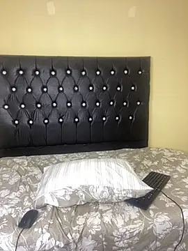 AfricanBarbiiie webcam