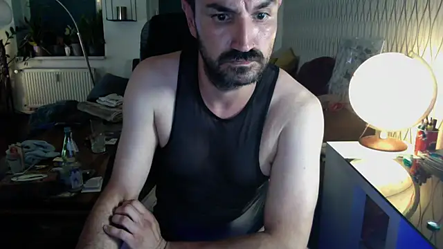 tomz0819 live cam on StripChat
