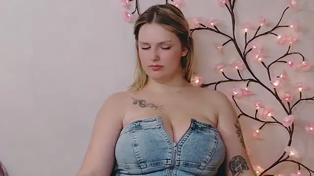 victorianoir - VictoriaNoir's free webcam - UK Sex Cams