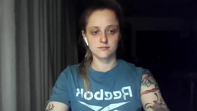 LeaWetGirl webcam