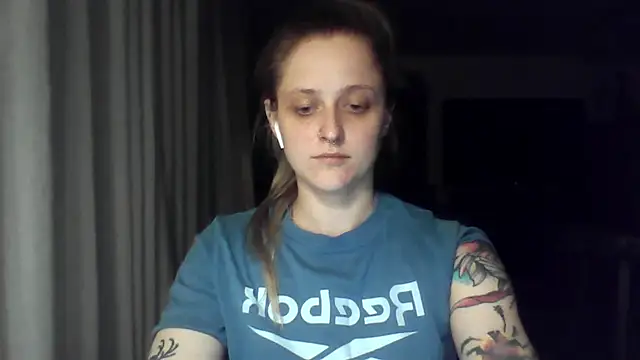 LeaWetGirl webcam