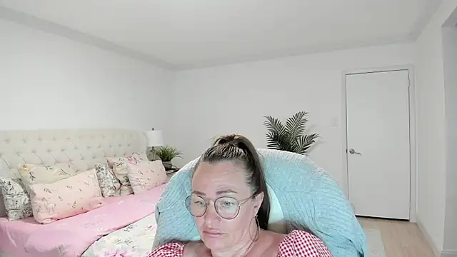 Vika73 webcam