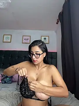 lovely_violet13 webcam