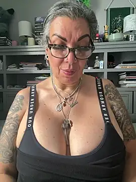 dieseldame1313 webcam