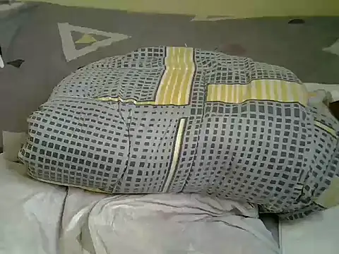 Pearl_petite webcam