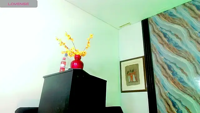katha_Crawford webcam