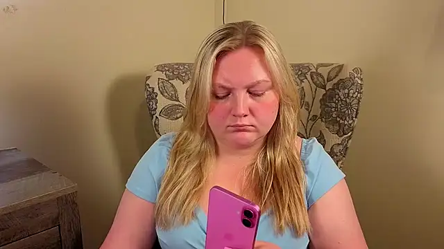 PhatAssBlond Live Web Cam Show