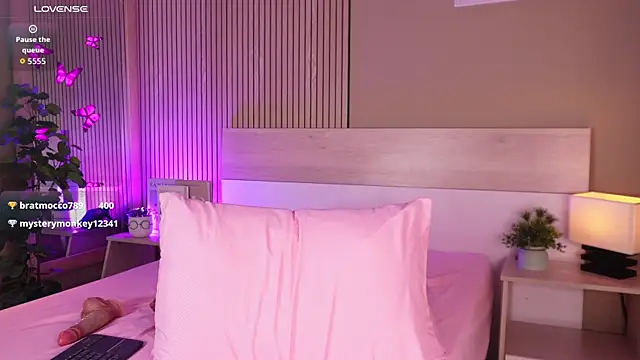 aprilqueenie webcam