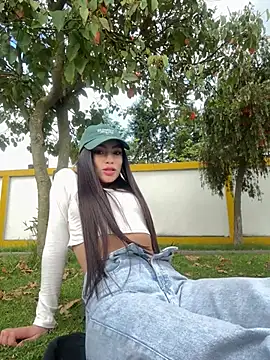 Bonny_Eva live cam on StripChat