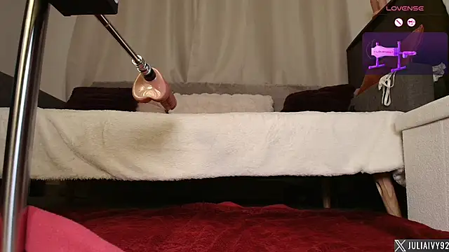 Julia-Ivy webcam