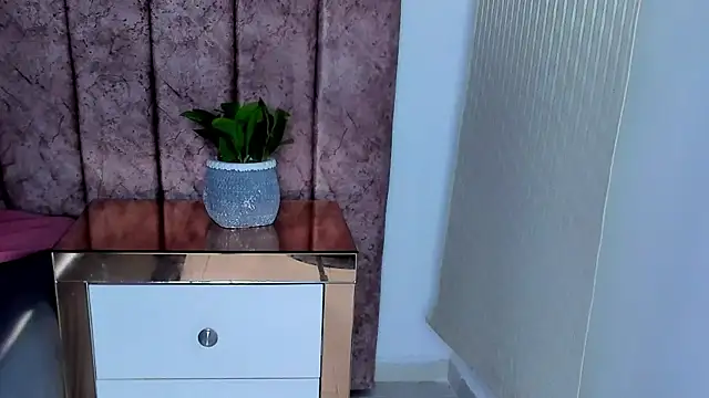 Dahlia_rossee webcam