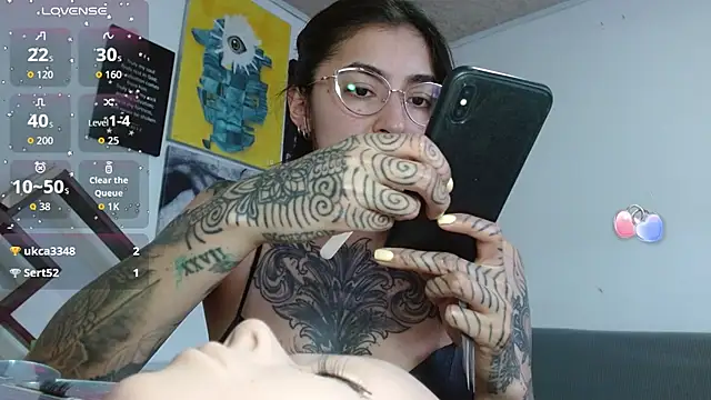 ZoeBakers_ webcam