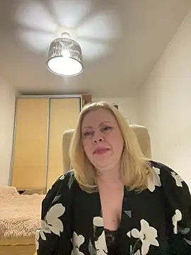 JanieLight53 webcam
