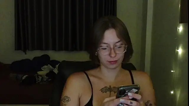 JuicyErika webcam