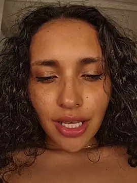 Lucy_Marin webcam