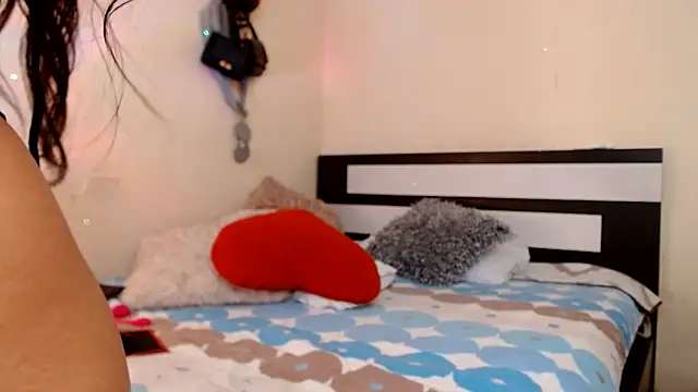 chika_hellar webcam