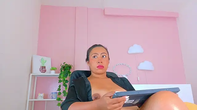 SeleneGibson__ webcam