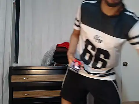 thomass1018 webcam