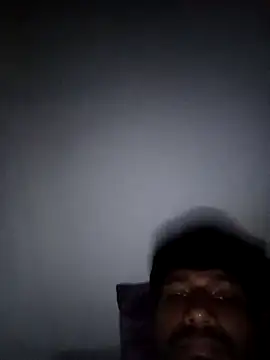Aloneisbest webcam