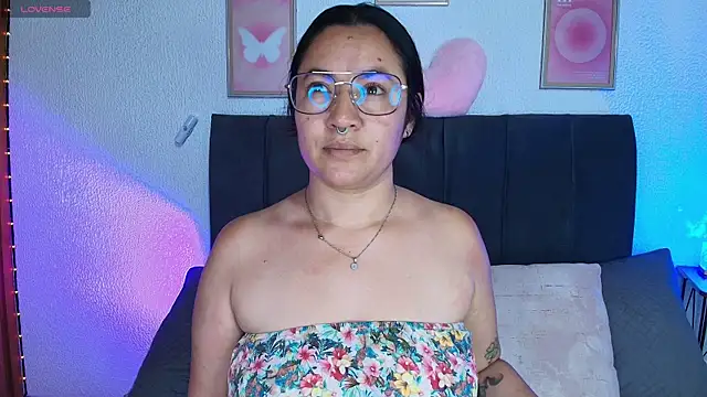 samm_curvy webcam