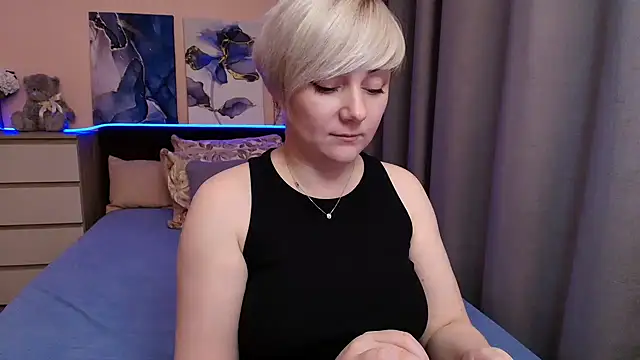 BlondPearl webcam
