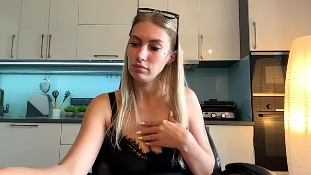 SoftnessMila webcam