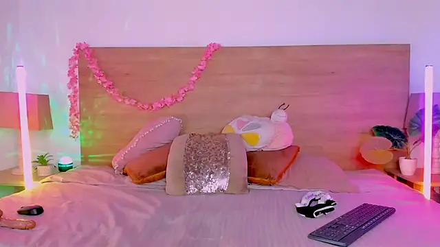 LaraRous live sex cam