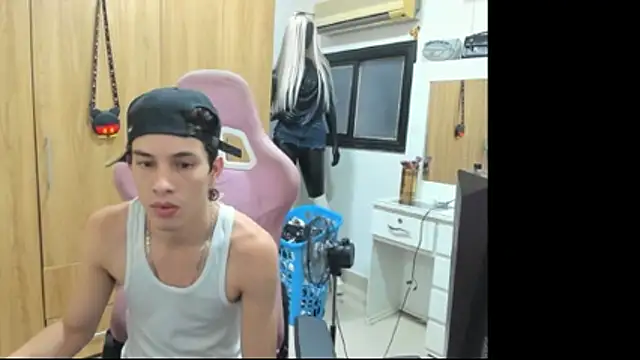 Pride_couple webcam