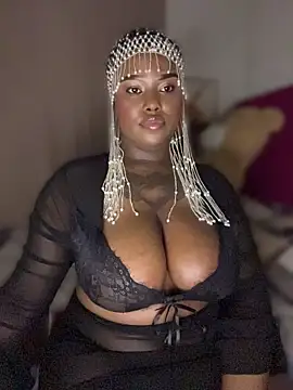 QUEEN_NOBUHLE_FEMDOM_777 webcam