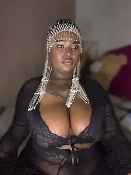 QUEEN_NOBUHLE_FEMDOM_777 webcam