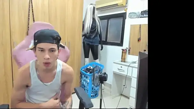 Pride_couple webcam