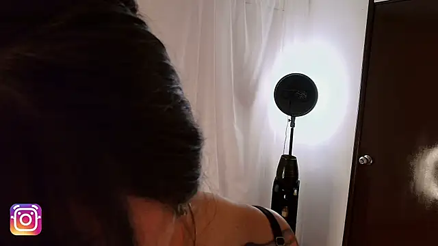 lily_tay_ live cam on StripChat