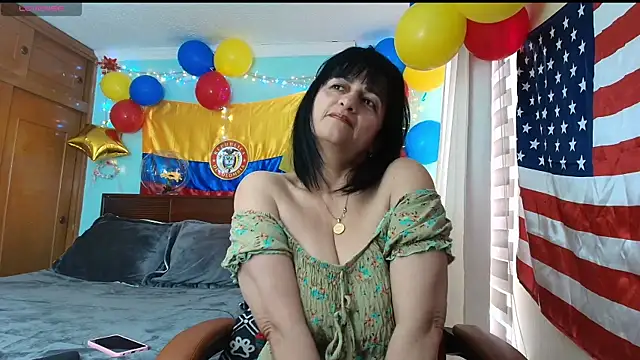 ISABEEL_SOFIA01 live cam on StripChat