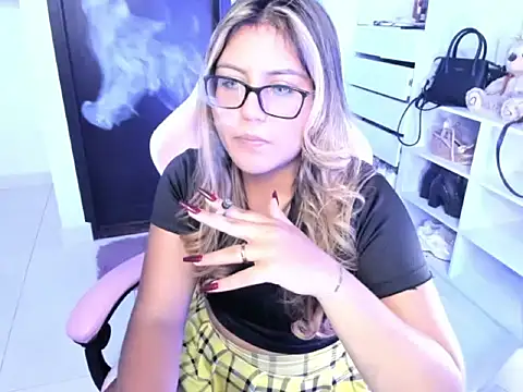 cristina697 webcam