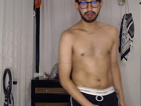 thomass1018 webcam
