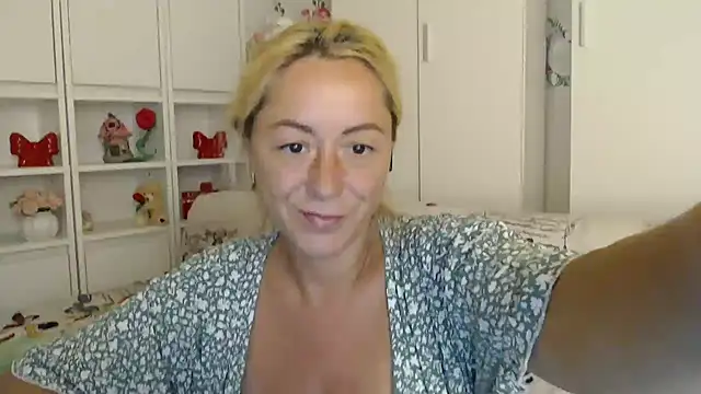 _karolynesyera_ webcam