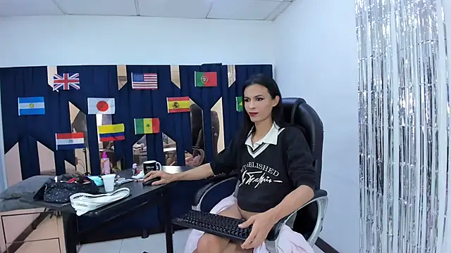 Aisha_hotts777 webcam