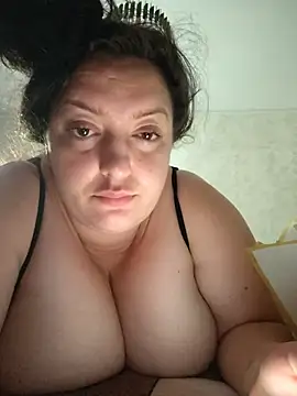 AMYRA_HOT webcam