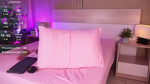 aprilqueenie webcam