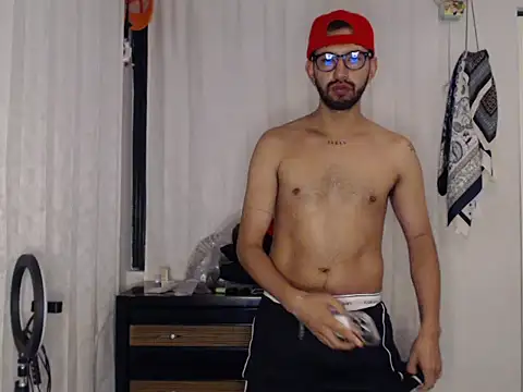 thomass1018 webcam