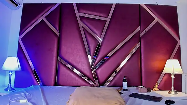 SelenaBloom webcam