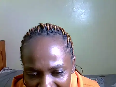 Pearl_petite webcam