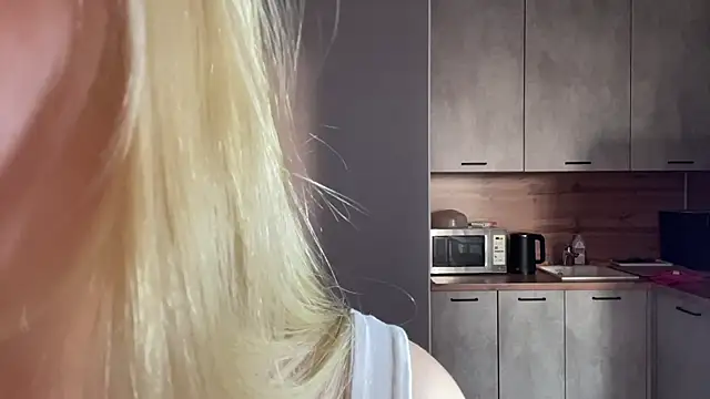 evelynstars - EvelynStars's free webcam - UK Sex Cams