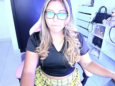 cristina697 webcam