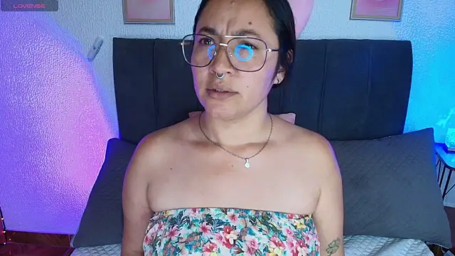 samm_curvy webcam