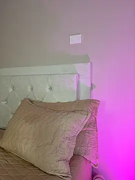 celeste_amber (F young) - Touch your pussy without panty💦