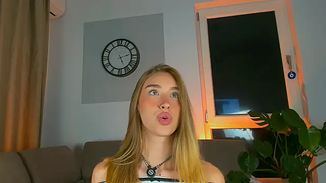 SugarSkye webcam