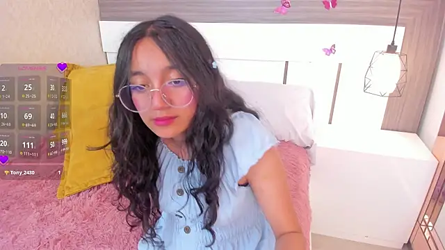 Emilyblussh webcam